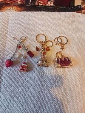 Source Unknown Red and Gold Women Keychain Trio